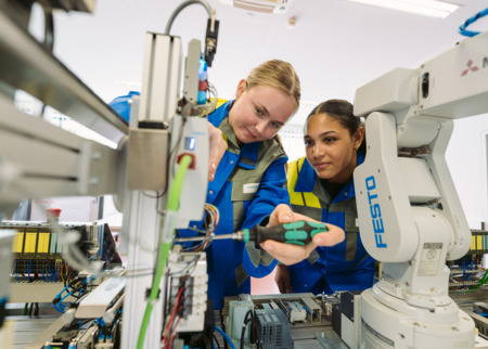 two apprentices in Linz