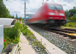 Zug auf Schiene