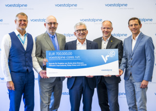 2025 cares run Spendenübergabe