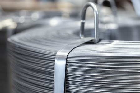 Gezogener Draht für Skier und Skischuhe